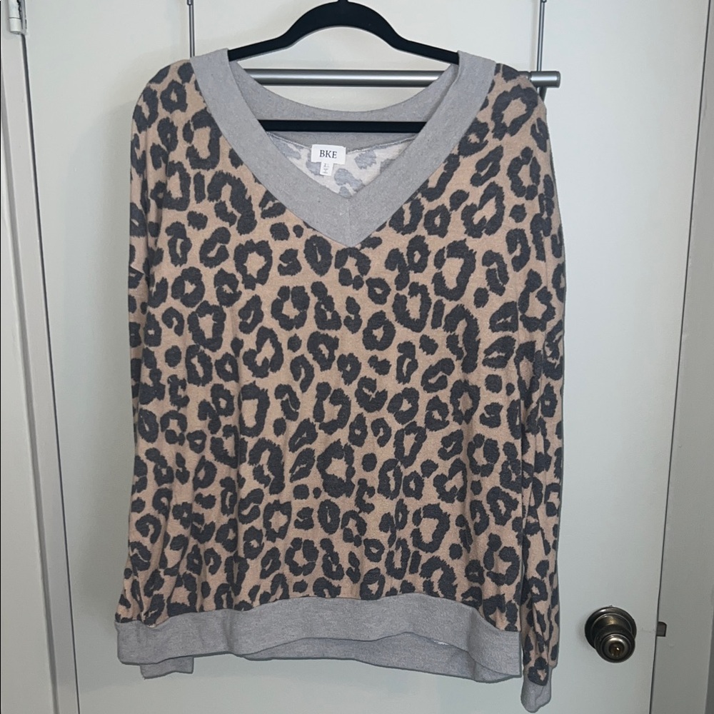 BKE V-Neck Leopard Sweater - Gray and Tan